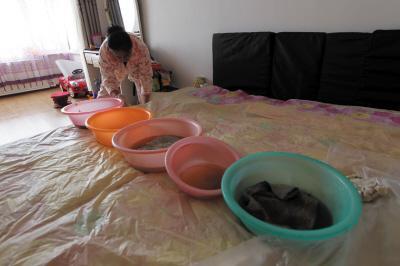靖边楼上漏水，住户失联，小区没物管，业主维权难！律师来支招……